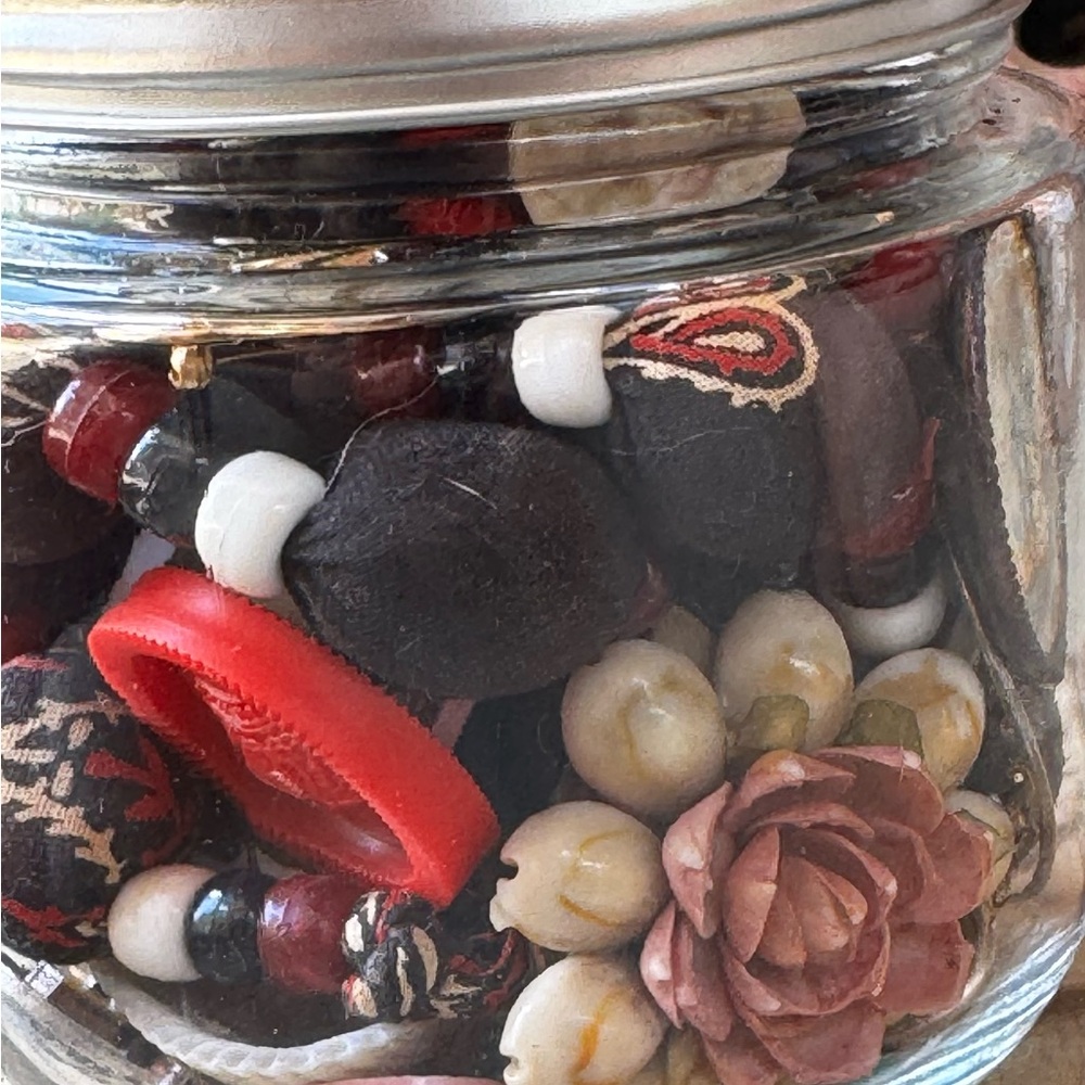 Colorful Trinket Jar #ispy #junkdrawer #crowcore - Picture 4 of 7